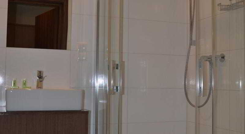 Hotel Pod Debem Tarnów Εξωτερικό φωτογραφία
