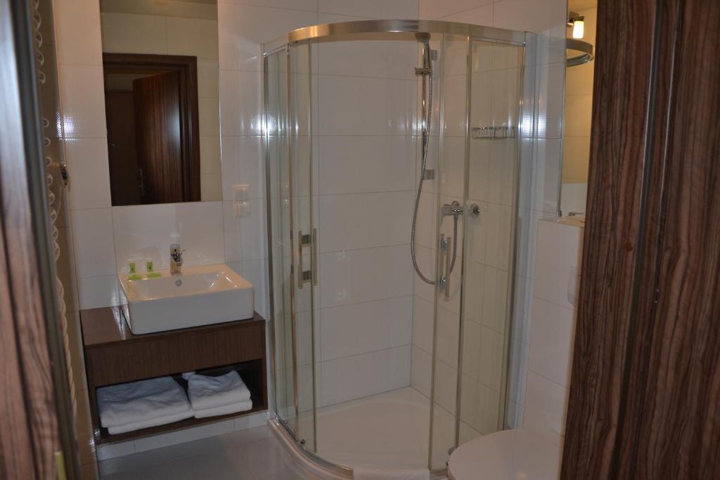 Hotel Pod Debem Tarnów Δωμάτιο φωτογραφία