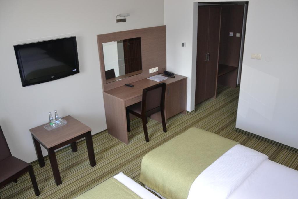 Hotel Pod Debem Tarnów Δωμάτιο φωτογραφία