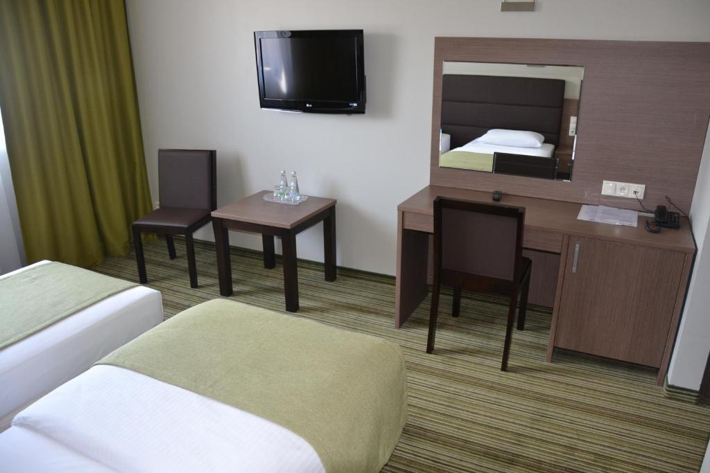 Hotel Pod Debem Tarnów Δωμάτιο φωτογραφία