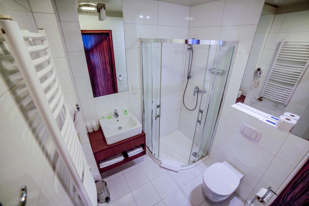 Hotel Pod Debem Tarnów Δωμάτιο φωτογραφία