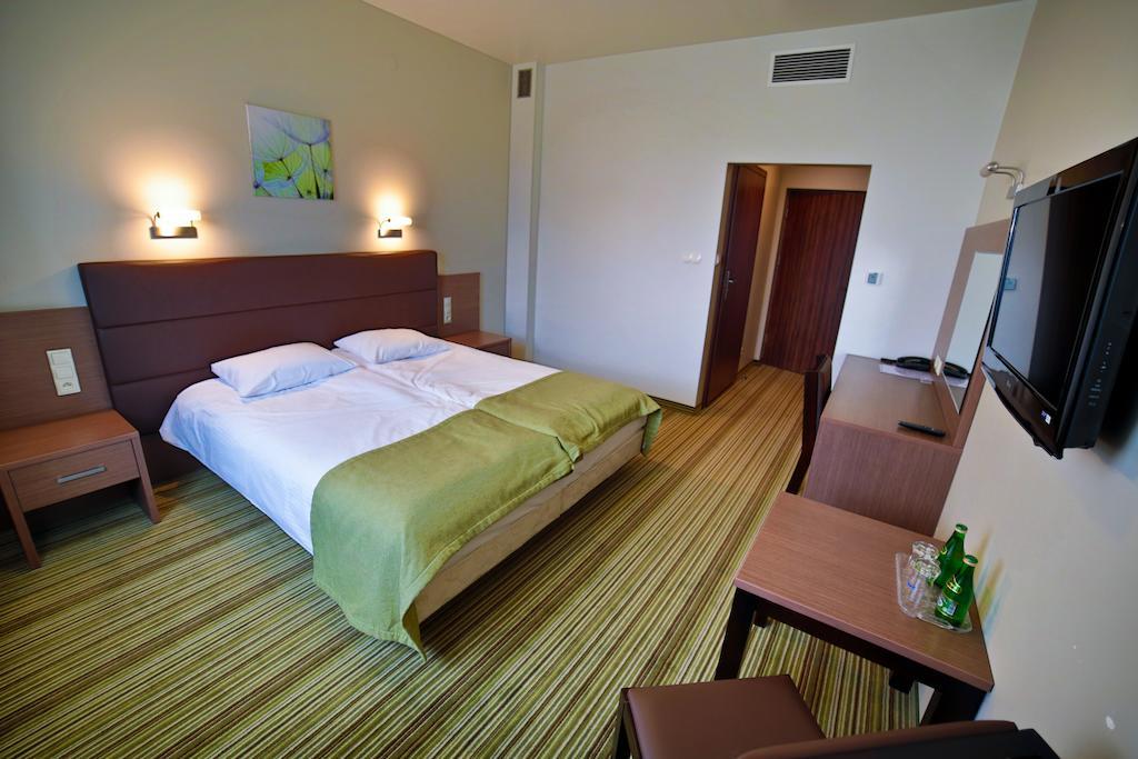 Hotel Pod Debem Tarnów Δωμάτιο φωτογραφία