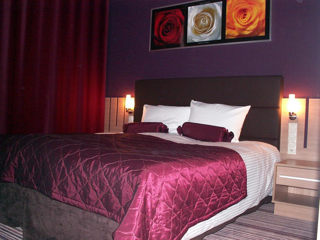Hotel Pod Debem Tarnów Δωμάτιο φωτογραφία