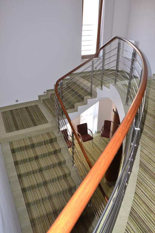 Hotel Pod Debem Tarnów Εξωτερικό φωτογραφία